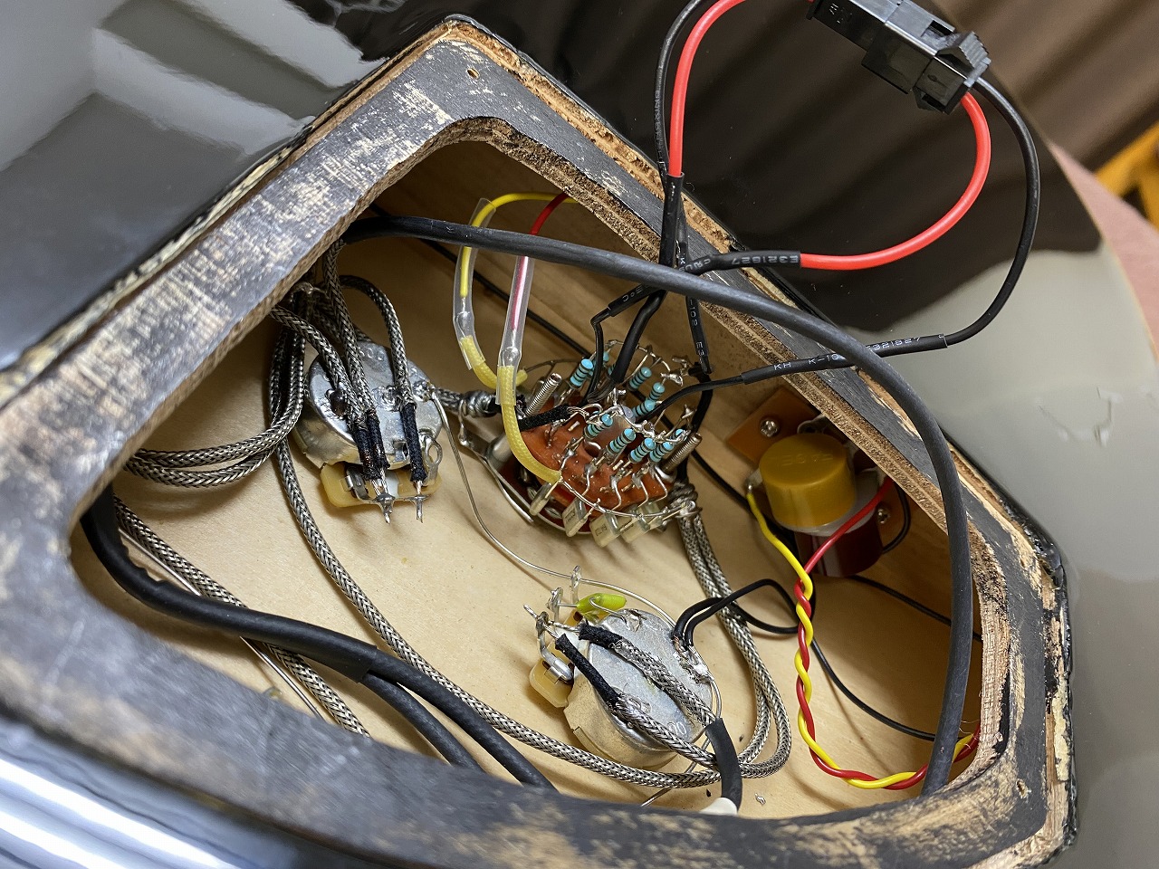 エレキギター　バリトーン